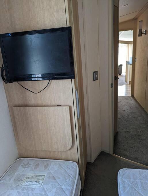6 Berth Holiday Home On Ocean Edge Near Morecambe Хейшем Екстер'єр фото